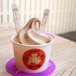 珈琲屋 Yori荘 - カフェオレソフトクリーム (カップ)   450円