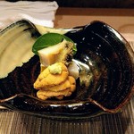 すし処 みや古分店 - 蒸し鮑は山口県の黒鮑、ウニは下関の赤ウニ