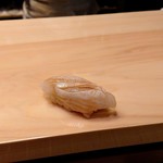 すし処 みや古分店 - ヒラメのエンガワ