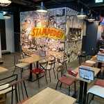 Stampede's Cafe & Dining Bar - 店内