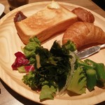 手しごとビュッフェ さくらダイニング - 焼き立てパン