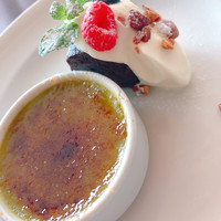 CICADA - ピスタチオクレームブリュレとショコラケーキ