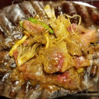 黒茶屋 - 焼物(秋川牛の朴葉焼と鮎塩焼)