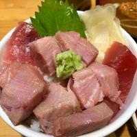 日本橋茅場町 寿司 鮮極 - 数量限定売り切れ御免のトロぶつ丼1000円を大盛＋100円