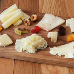 Assorted 7 types of cheese (4 types of foreign cheese + 3 types of Japanese cheese)