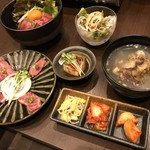 Yakiniku Kurochan - 米沢牛ローストビーフ丼&テールスープセット