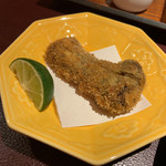 赤坂 渡なべ - 松茸のフライ なんという素敵なサービス。塩またはソースでいただきます。