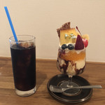 uni CAFE - プリンパフェ￥８００、アイスコーヒー¥３００