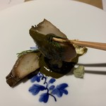 馳走 啐啄一十  - 福岡産煮鮑と肝ペースト、四万十産初物青のり添え　90℃で6時間煮込んだ