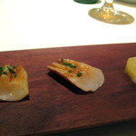 白ミル貝の炭火焼き・ピンチョススタイル