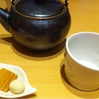豆富料理と吟醸せいろ蒸し 八かく庵 大阪ステーションシティ店 - 蕎麦茶