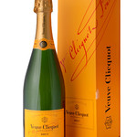 Veuve Clicquot Yellow Label [Champagne] France (16,280 yen excluding tax)
