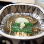 津の守坂 小柴 - 三河うなぎ湯葉包み　蓮根餅　大ナメコ