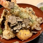 Naniwa Tempura Ishin - 黒トリュフと卵黄天の天丼 海老2尾