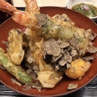 なにわ天ぷら 維心 - 黒トリュフと卵黄天の天丼 海老2尾