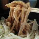 ゴールデンファイブヌードル - 麺リフト！