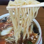 市場食堂 中華 美山 - モチモチの麺✨