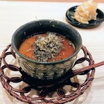 すし うえだ - 淡路島の玉子の茶碗蒸しにはチェダーチーズ、玉ねぎの餡にトリュフ