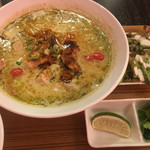 Thai Food Lounge DEE - グリーンカレーラーメンL 激辛 (´∀｀)/ ランチセット