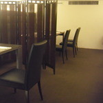 日本料理 晴山 - 奥のテーブル席