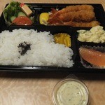 キッチン TANKO - 天然海老フライ弁当