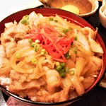 山路 - 三州豚丼のアップ