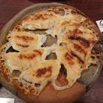 谷町 わらかし - 店主自家製の麹入り焼餃子