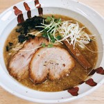 麺喰厨房 EVO2 - 魚粉背脂醤油拉麺