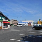 Kourakueno Karaageya - 『幸楽苑 新大前店』の駐車場内にあります