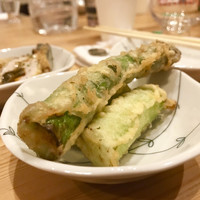 ご馳走 ね音 - アスパラの天ぷらは太くてシャキッとした歯応えが美味い❗️