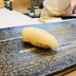 松寿司 - 烏賊。珍しく飾り包丁がない？