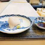 松寿司 - 今夜もつまみからスタート。マナガツオ。