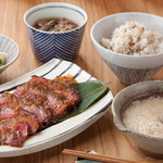 ● 【数量限定】熟成ハラミ炙り焼きと自然薯の麦とろ定食