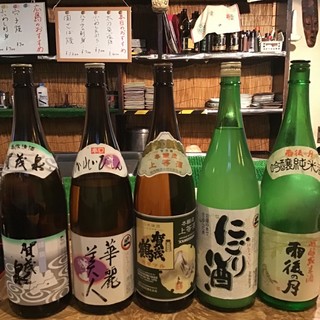 Perfect for cooking! A wide variety of local sake from Hiroshima and shochu from Kagoshima