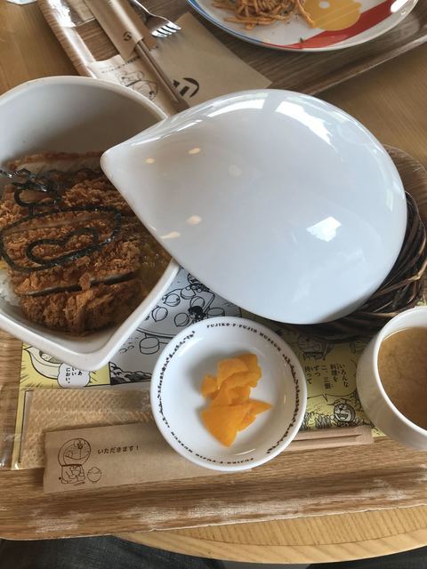 ドラえもんの世界へ By とんかつが主食 藤子 f 不二雄ミュージアムカフェ 宿河原 カフェ 食べログ ドラえもんの世界へ By とんかつが主食 藤子 f 不二雄ミュージアムカフェ 宿河原 カフェ 食べログ