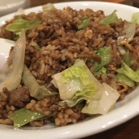 パンダ レストラン - 牛挽肉とレタスのチャーハン（アップ）