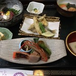 ふじや - 懐石！　ご飯とお味噌汁デザートもつきました。が、1人の方へプレゼント（笑）