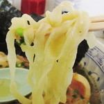 ラーメン　サム吉 - ピロピロ麺は極薄幅広