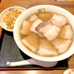 喜多方ラーメン坂内 - 焼豚ラーメン（970円）＋トッピングメンマ