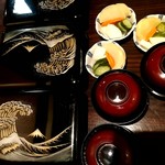 うなぎ 魚政 - ３つ並べると、圧巻の鰻重