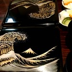 うなぎ 魚政 - ３つ並べると、圧巻の鰻重