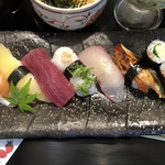 寿し善 - お寿司のアップ