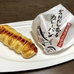 Beka Shefu - かつおだし香るカレーパン&シャウエッセンのロールパン