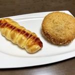Beka Shefu - かつおだし香るカレーパン&シャウエッセンのロールパン