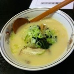 中華料理　華 - 豚骨ラーメン