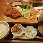 Aidu Tonkatsu No Misetom Pachi - 