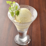rich vanilla ice cream