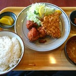 マンプク - 唐揚げアジフライ定食(840円)