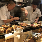 饗 くろ喜 - カウンターには松茸と鴨