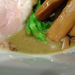 煮干し中華そば 一剣 - この色が...そそる